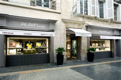 ‭Alain Joaillier‬ in 35 Rue du Temple 17000 La Rochelle.